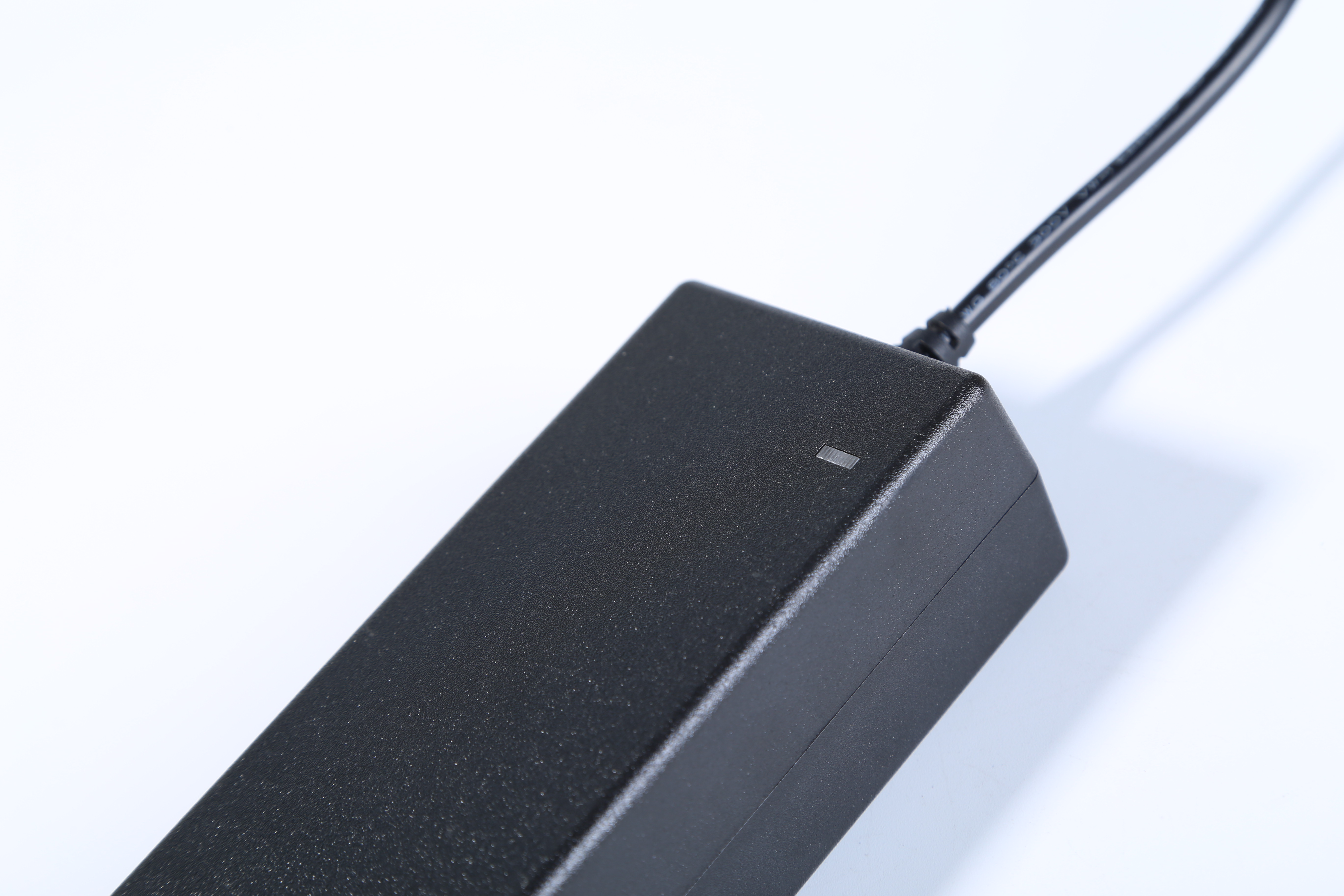 MX72Z-1604000型號16v4a英規電源適配器 ce認證