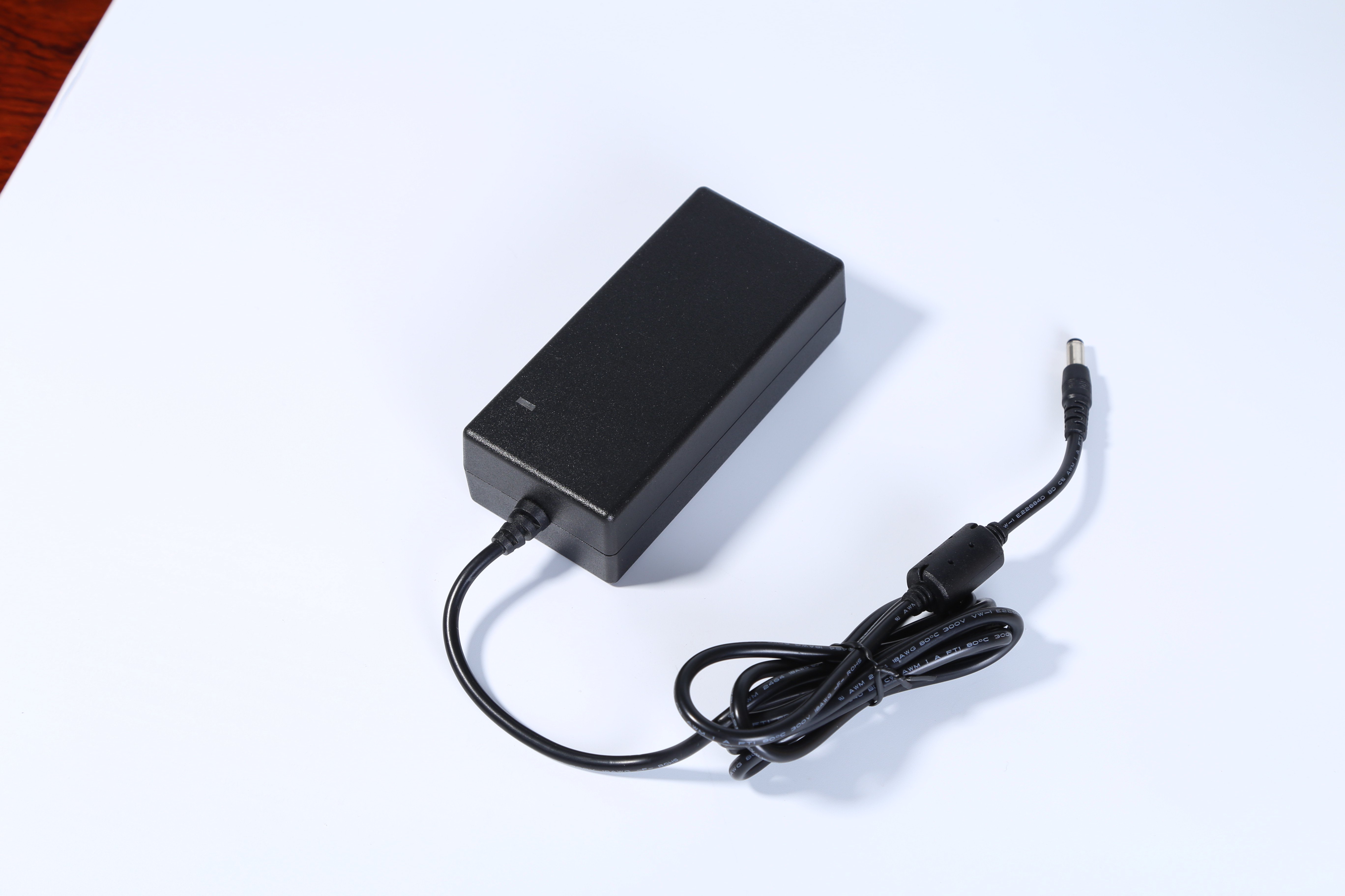 MX72Z-1354400型號13.5v4.4a英規電源適配器 ce認證