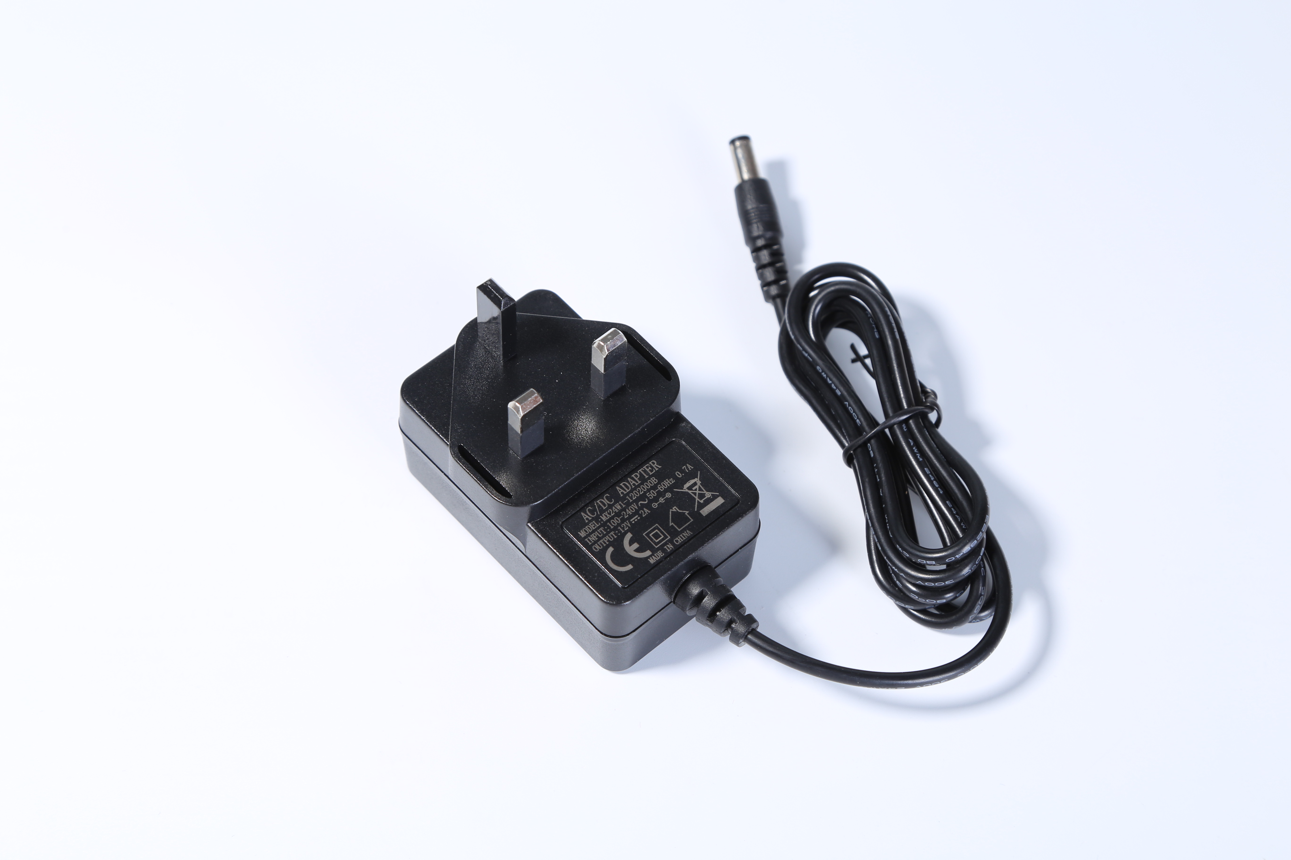 MX24w-2401000型號(hào)24v1a英規(guī)電源適配器 ce認(rèn)證