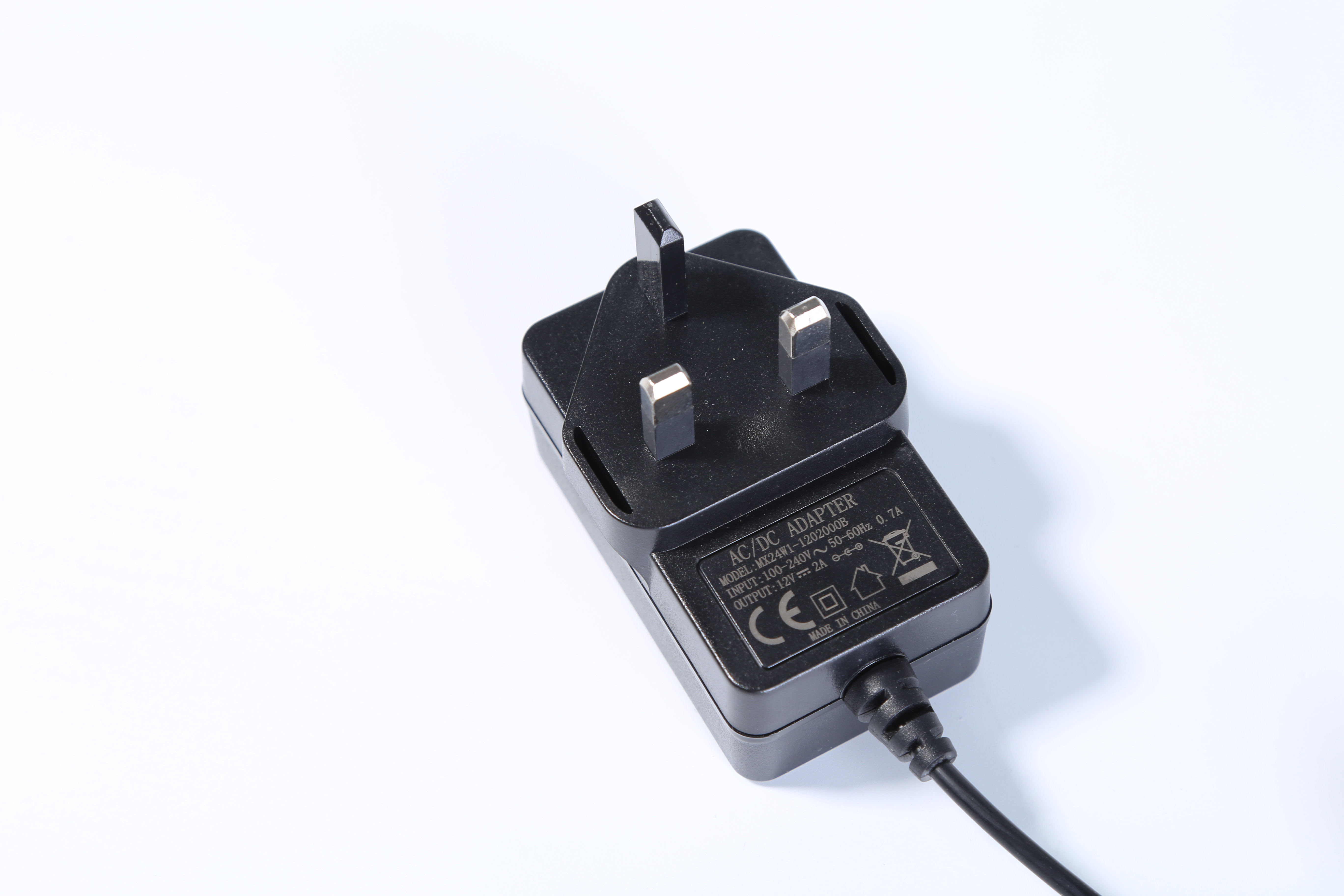 MX24w-2401000型號(hào)24v1a英規(guī)電源適配器 ce認(rèn)證