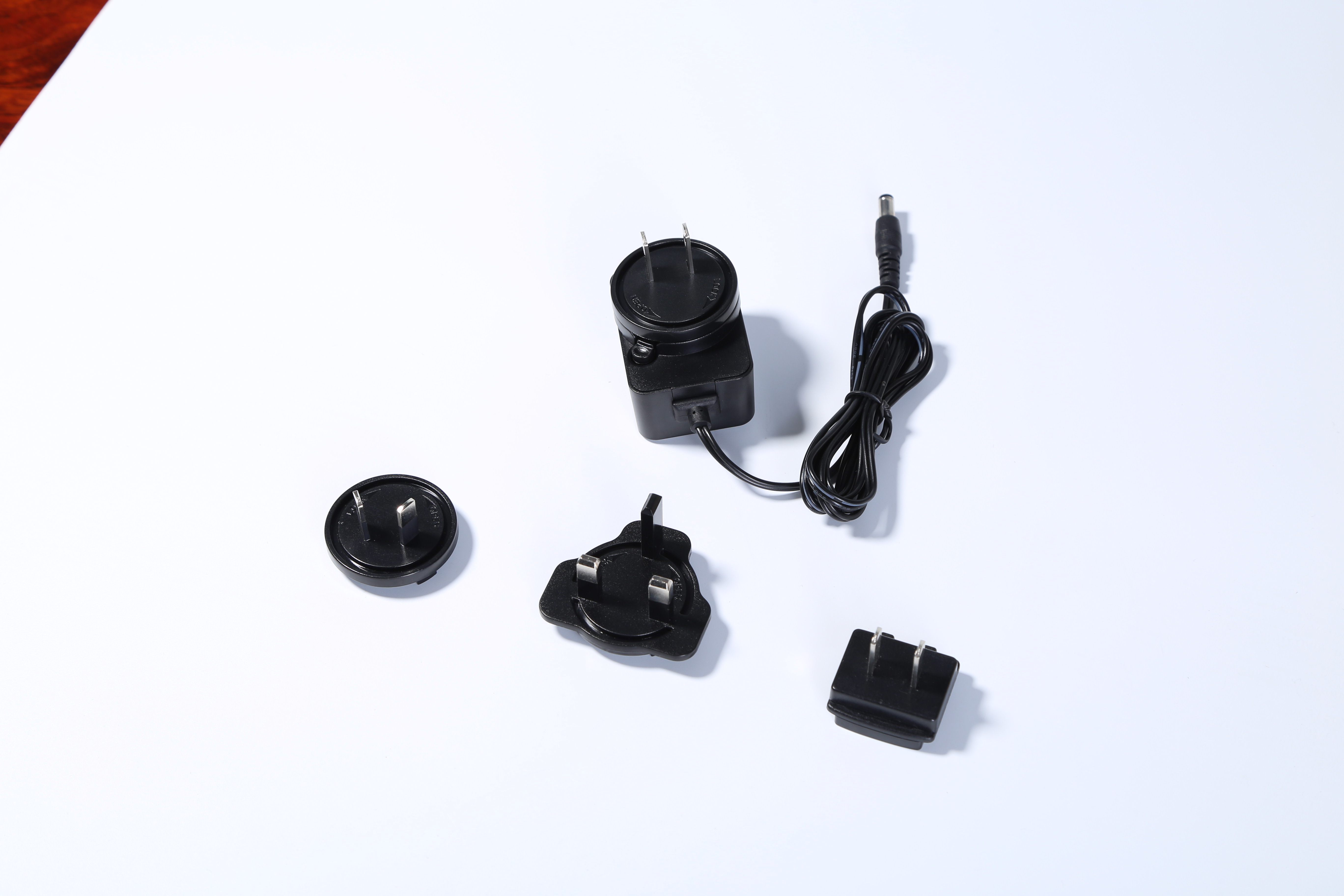 MX24w-1801000型號18v1a轉換頭電源適配器 cb認證