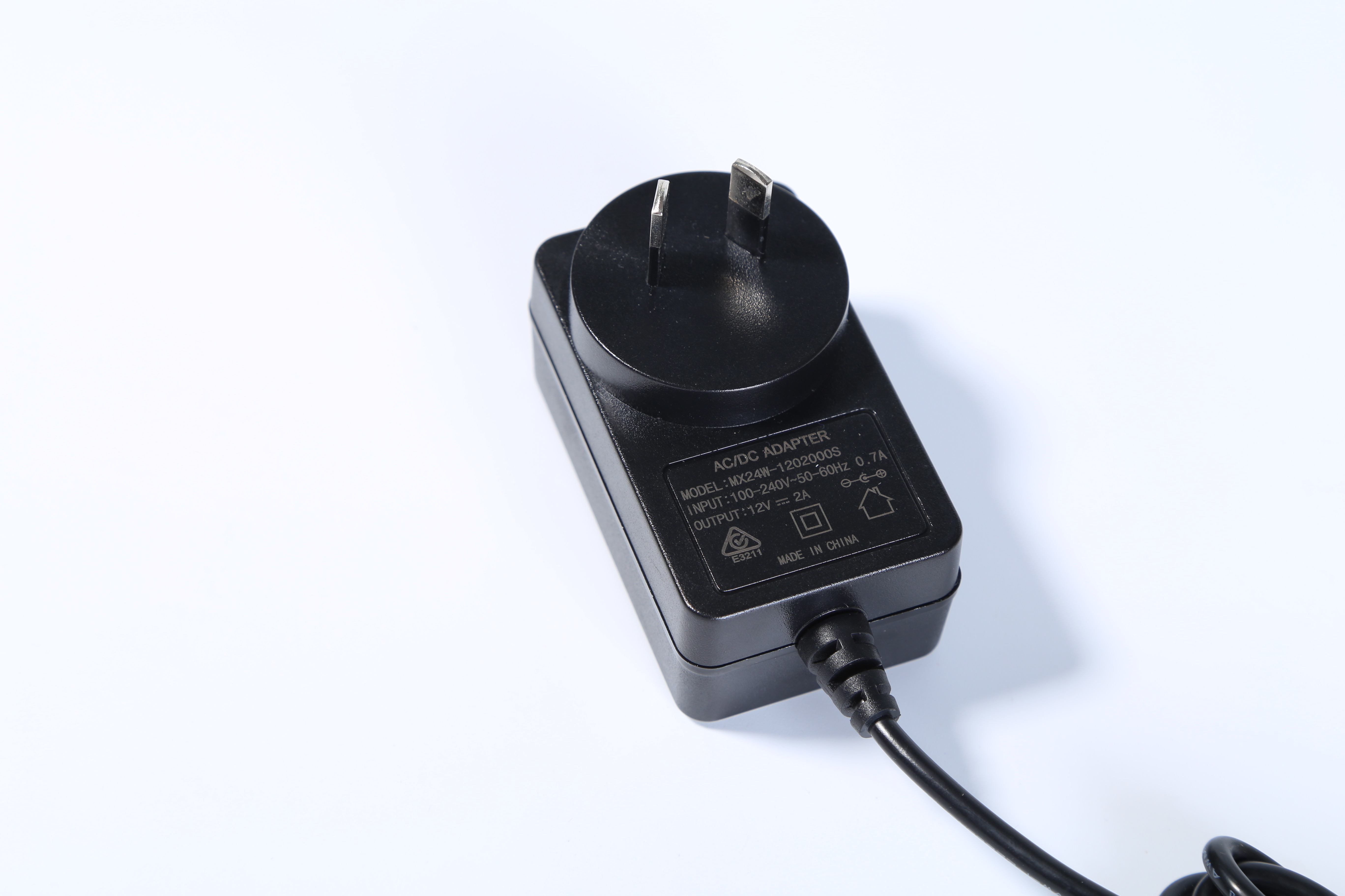 MX24W系列25.2v1a澳規充電器 rcm認證